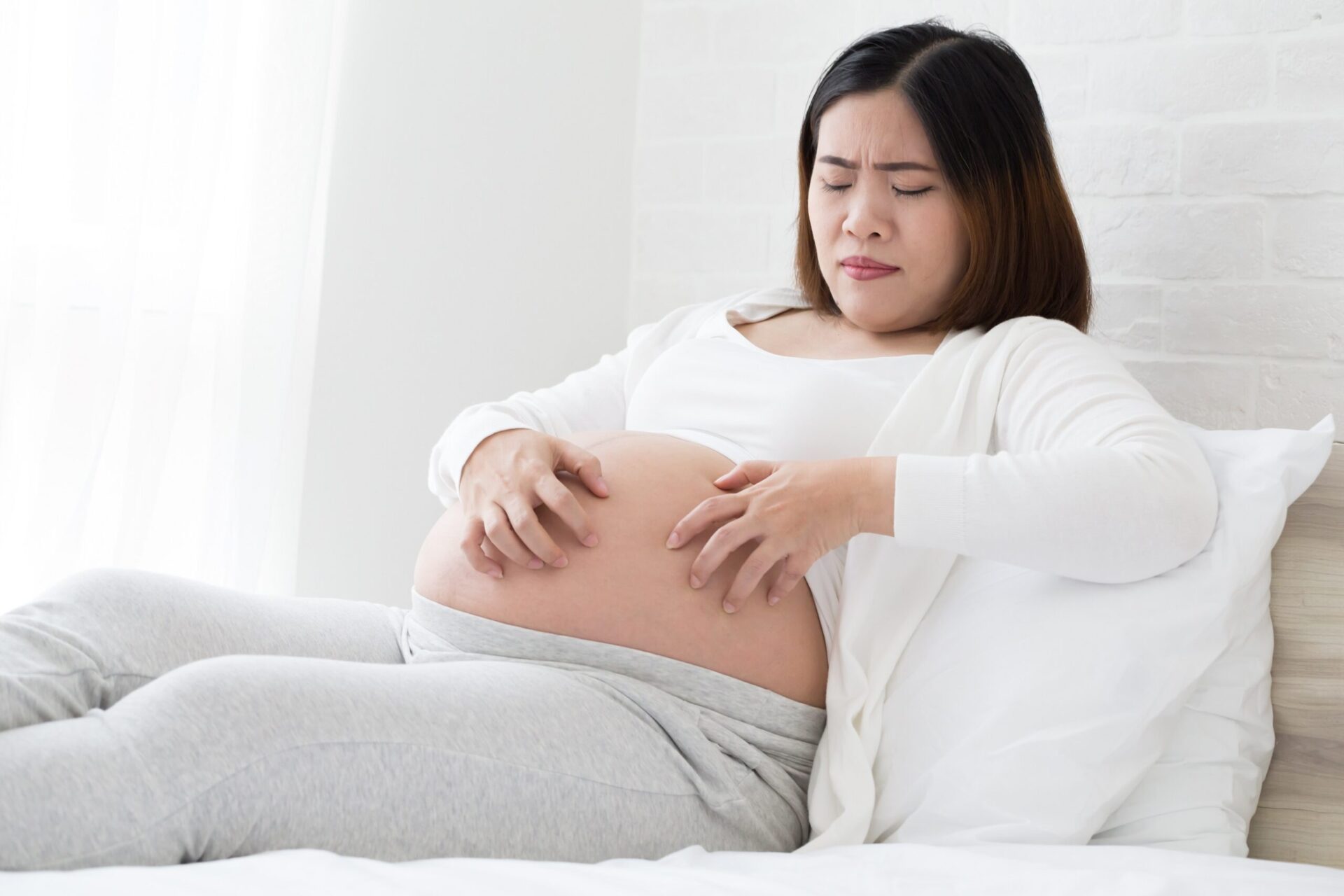 حكة البطن أثناء الحمل